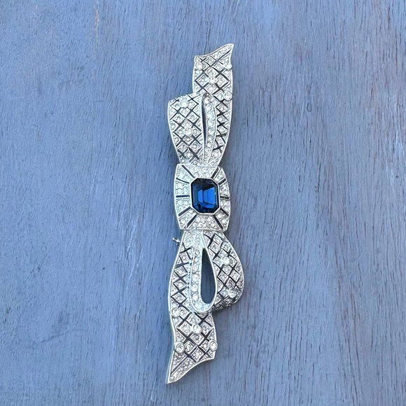 Vintage Rhinestone Bow Brooch - Picture 4 of 12